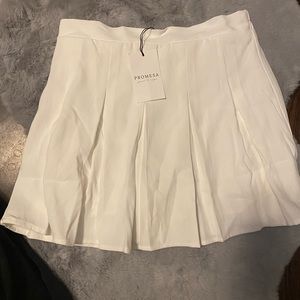White | Pleated Skort